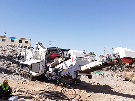 移動破碎篩分聯合一體車