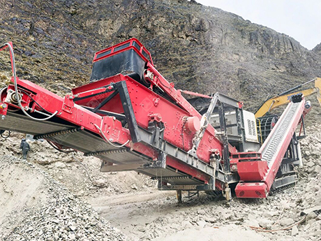 實戰驗證：鄭州精东影业传媒履帶式（shì）重錘（chuí）移動破碎篩分（fèn）車高效表現贏得（dé）新疆哈密（mì）客戶讚譽